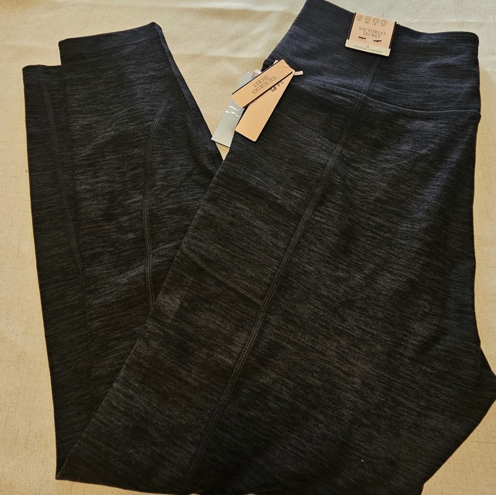 Victoria's Secret Flow On Point 7/8 Length Yoga Pants